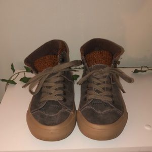 blowfish malibu lace up